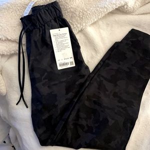Lululemon high rise camo print pant
